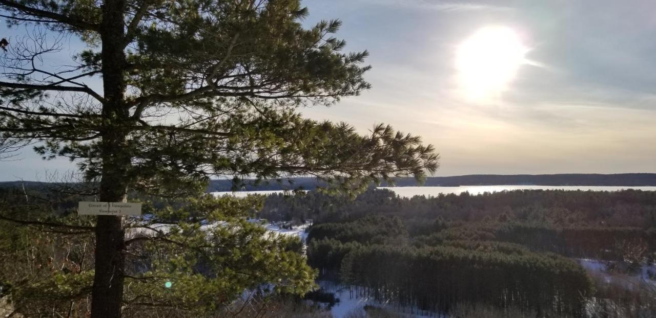 Апартаменты На Островского 9 Algonquin Highlands Экстерьер фото